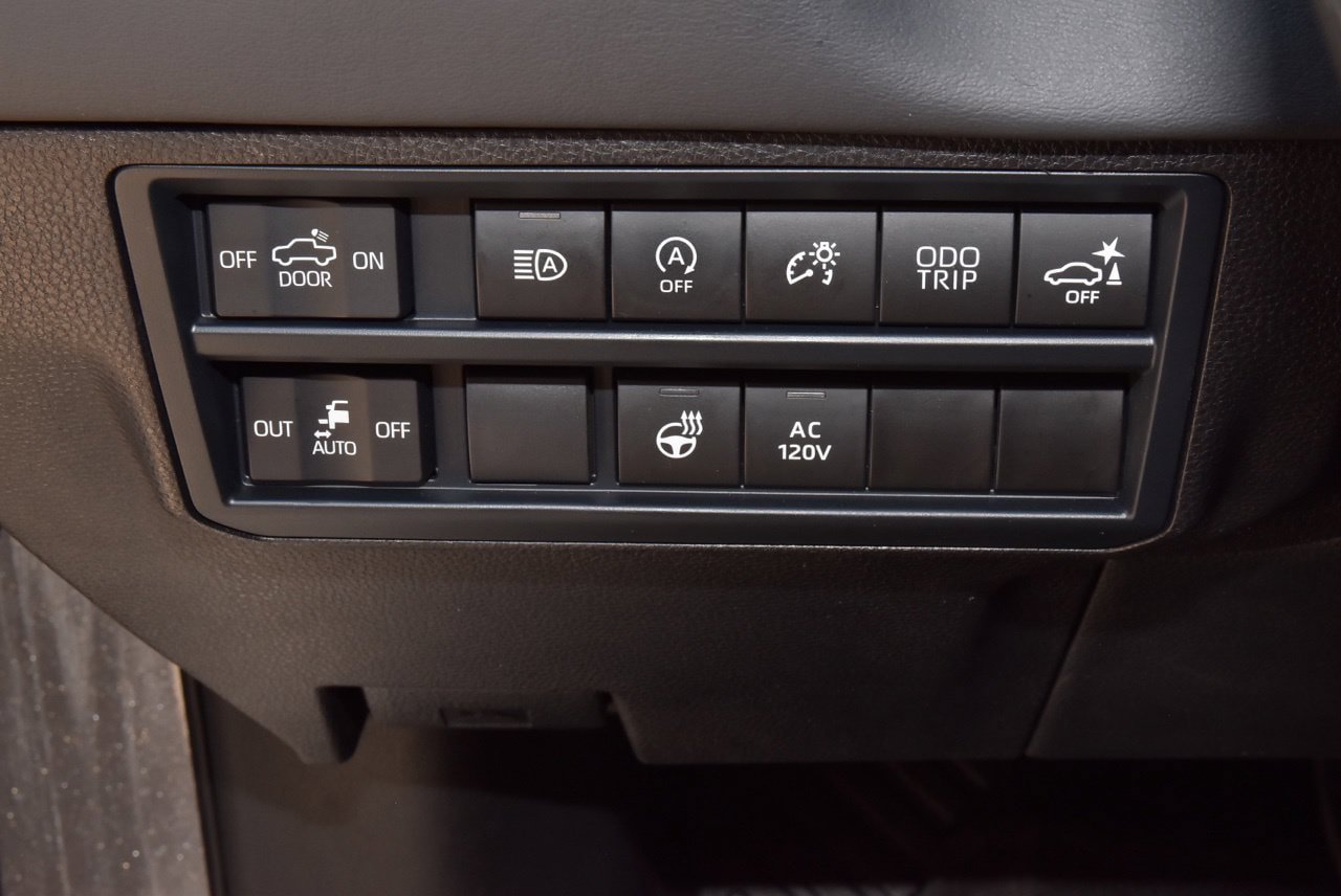 Used 2024 Toyota Tundra Platinum RWD image 32