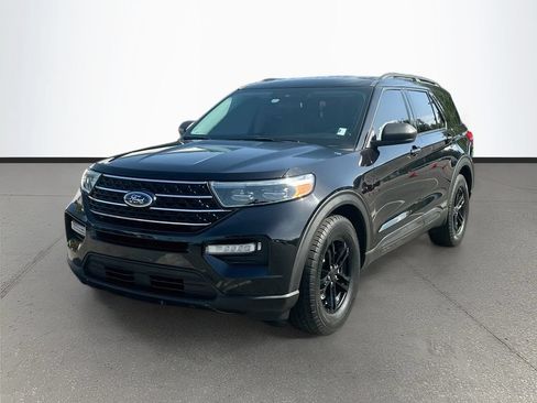 Used 2021 Ford Explorer XLT w/ Equipment Group 202A RWD image 3