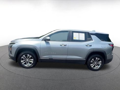 Used 2025 Chevrolet Equinox LT FWD image 9