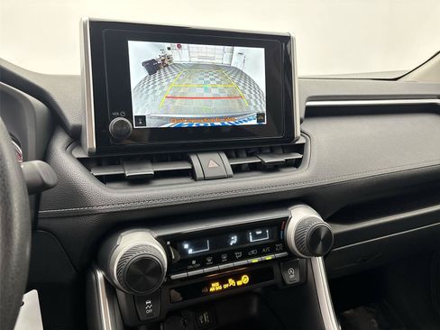 Used 2025 Toyota RAV4 LE AWD/4WD image 30