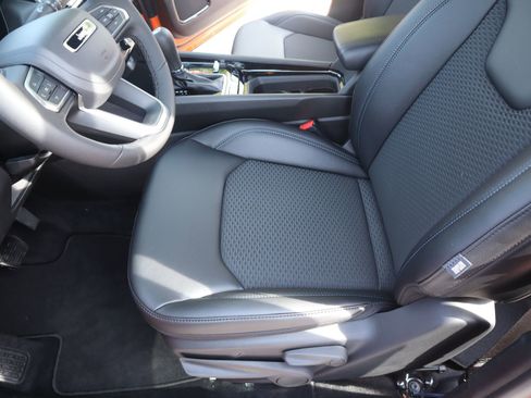 New 2026 Jeep Compass Latitude AWD/4WD image 11