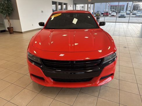 Used 2022 Dodge Charger SXT w/ Blacktop Package image 4