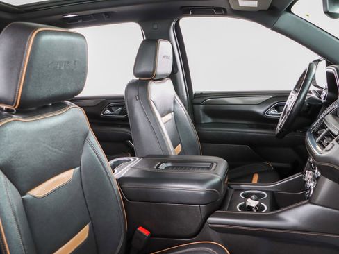 Used 2023 GMC Yukon XL AT4 image 31