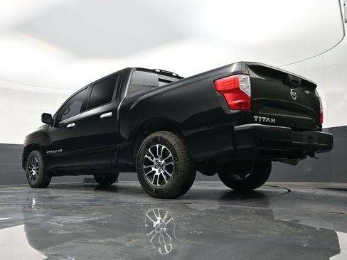 Used 2020 Nissan Titan SV w/ SV Convenience Package image 22