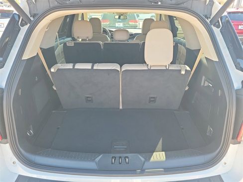 Used 2022 Ford Explorer Limited w/ Equipment Group 301A image 9