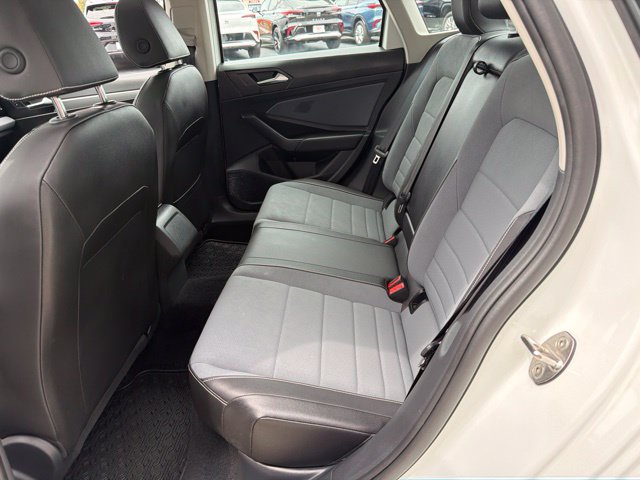 Used 2025 Volkswagen Jetta SE FWD image 14