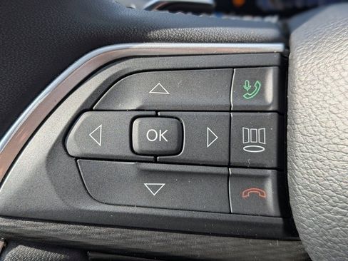 Used 2023 Jeep Grand Cherokee L Laredo image 15