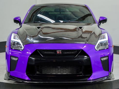 Used 2014 Nissan GT-R Premium image 9