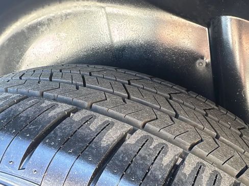 Used 2012 Lincoln MKX FWD w/ Wood Pkg image 40