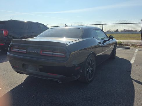 Used 2018 Dodge Challenger R/T Scat Pack image 3