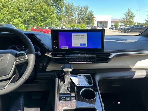 New 2026 Toyota Sienna Platinum AWD/4WD image 19