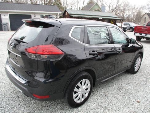 Used 2017 Nissan Rogue S image 5
