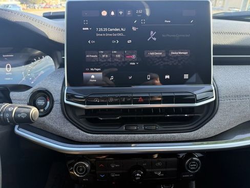 Certified 2024 Jeep Compass Sport image 21