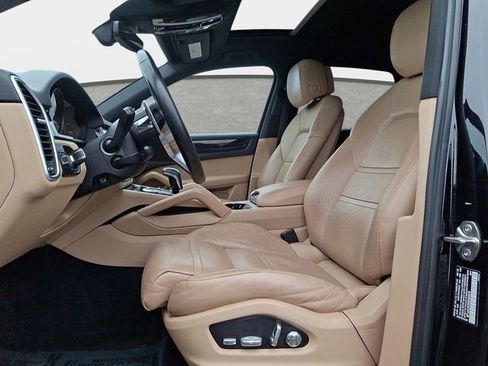 Used 2019 Porsche Cayenne image 17