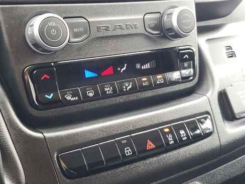 Used 2025 RAM ProMaster 2500 w/ Quick Order Package 22G SLT image 17