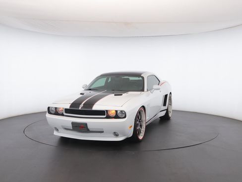 Used 2010 Dodge Challenger R/T image 36