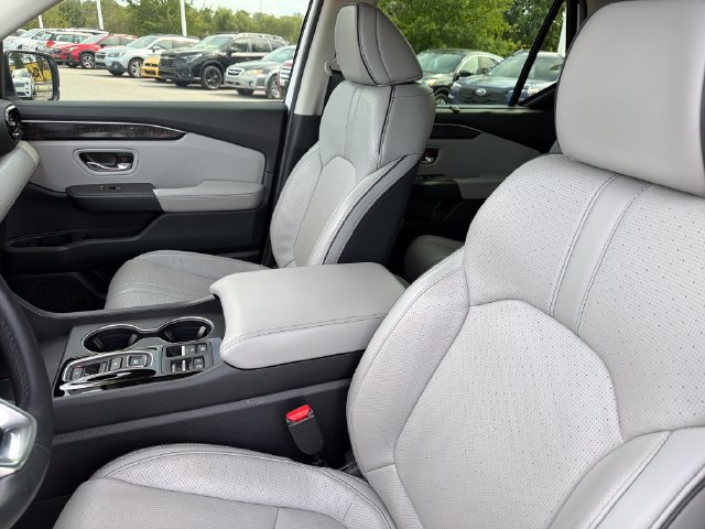 Used 2025 Honda Pilot Elite image 20