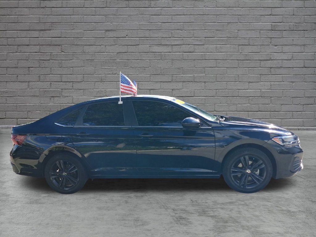 Certified 2024 Volkswagen Jetta SE w/ Panoramic Sunroof Package FWD image 13