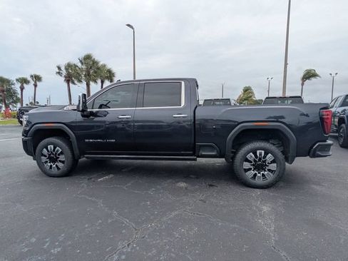 Used 2024 GMC Sierra 3500 Denali w/ Denali Reserve Package AWD/4WD image 6