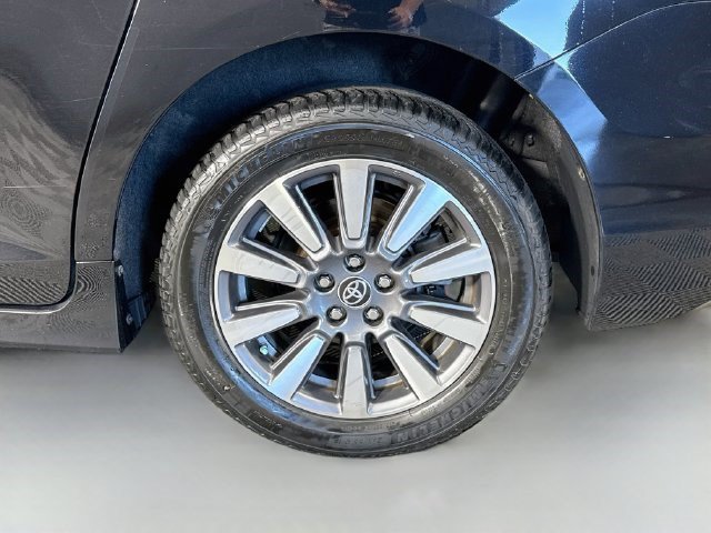 Used 2020 Toyota Sienna XLE w/ XLE Navigation Package AWD/4WD image 36
