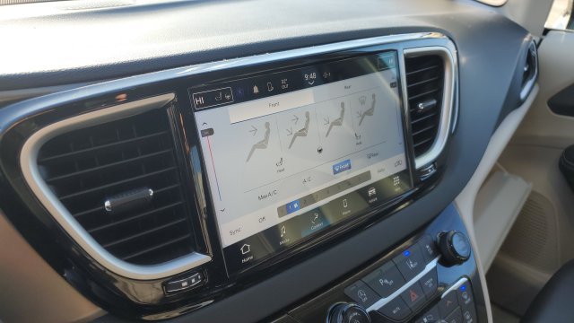 Used 2024 Chrysler Pacifica Touring-L FWD image 14