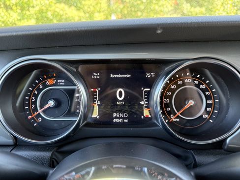 Used 2023 Jeep Wrangler Sahara image 29