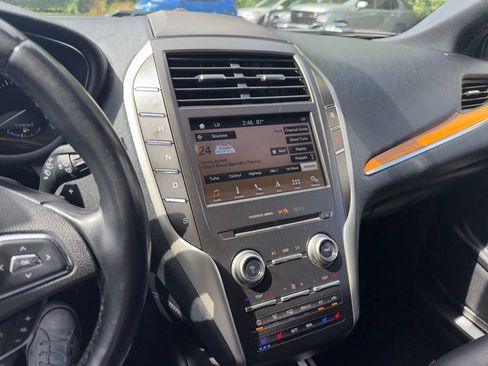 Used 2019 Lincoln MKC Reserve w/ MKC Climate Package AWD/4WD image 13