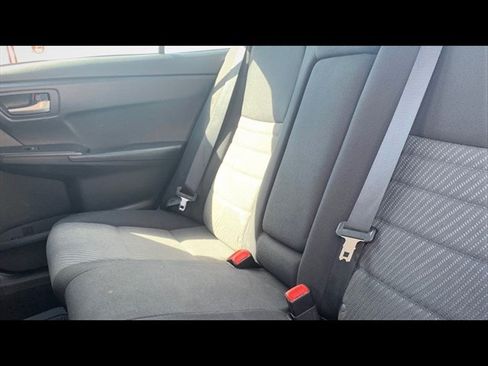 Used 2017 Toyota Camry LE FWD image 11