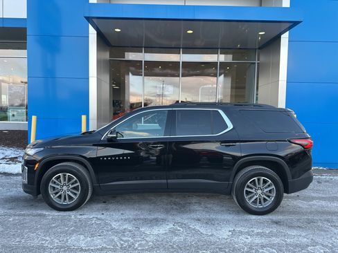 Used 2023 Chevrolet Traverse LT image 8