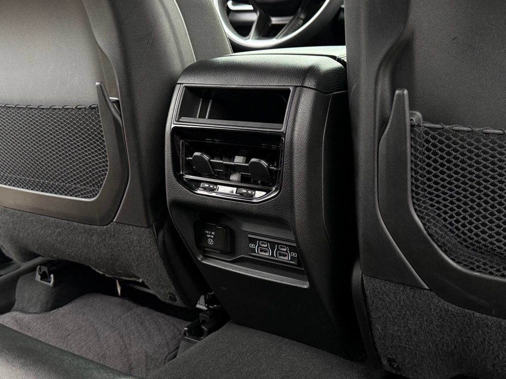 Used 2025 Jeep Grand Cherokee Altitude AWD/4WD image 18