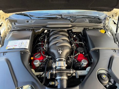 Used 2013 Maserati GranTurismo Sport RWD image 42