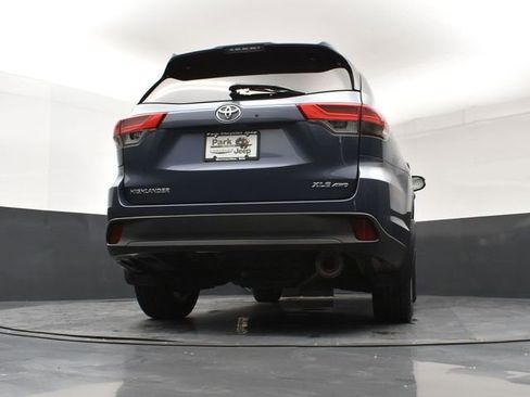 Used 2019 Toyota Highlander XLE image 23