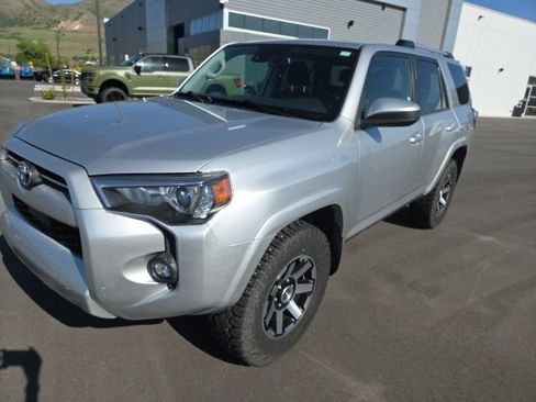 Used 2022 Toyota 4Runner SR5 AWD/4WD image 3