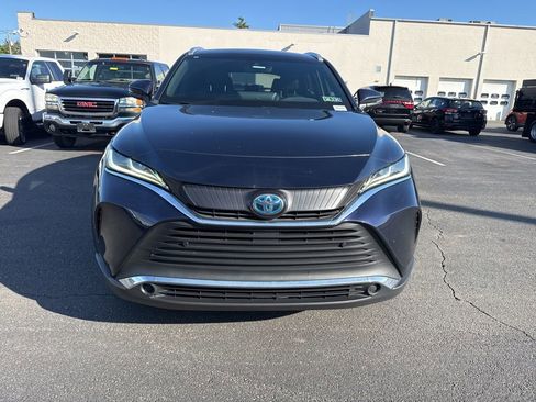 Used 2021 Toyota Venza XLE w/ Softex Package AWD/4WD image 5