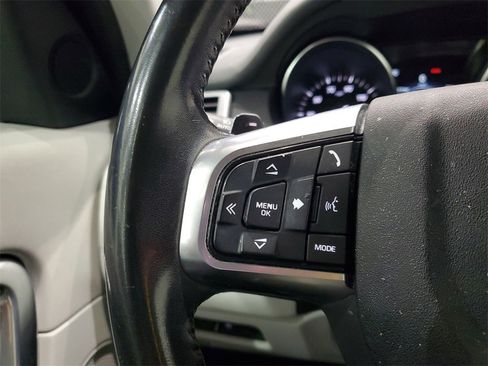 Used 2018 Land Rover Discovery Sport SE image 20