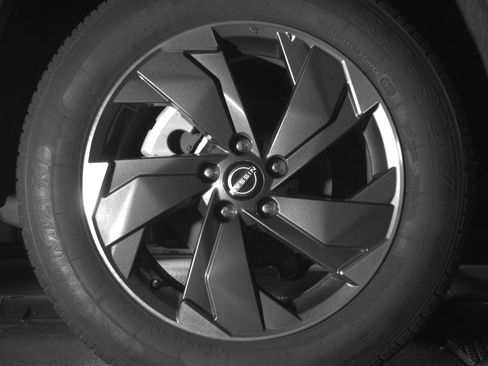 Used 2025 Nissan Rogue SV AWD/4WD image 15