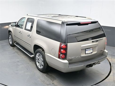 Used 2013 GMC Yukon XL Denali image 41
