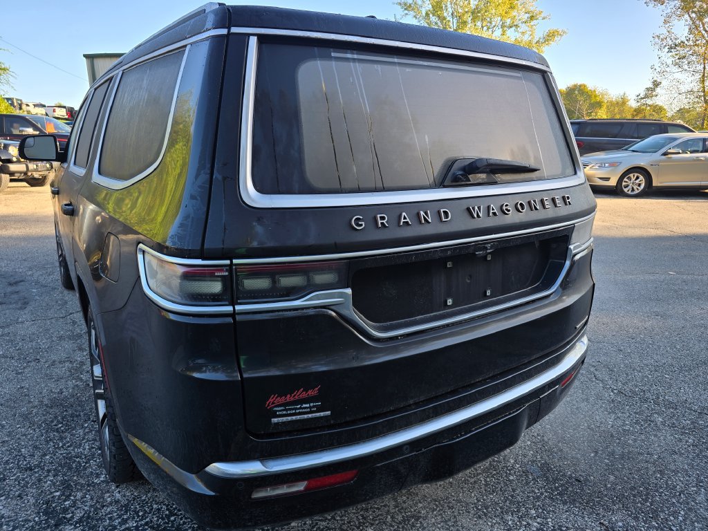 Used 2022 Jeep Grand Wagoneer Series III AWD/4WD image 5