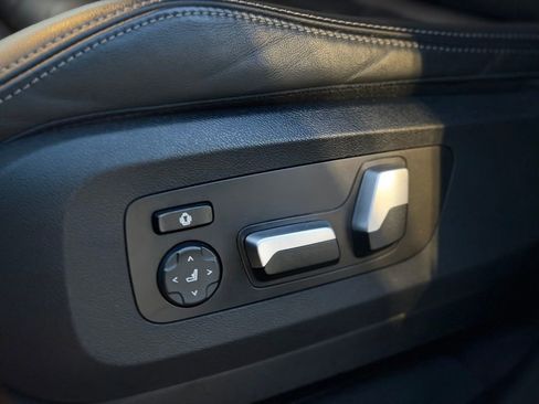 Used 2023 BMW X5 xDrive45e image 17