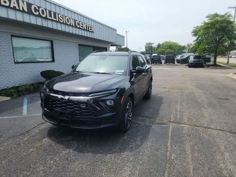 Used 2024 Chevrolet TrailBlazer RS w/ Convenience Package AWD/4WD image 2