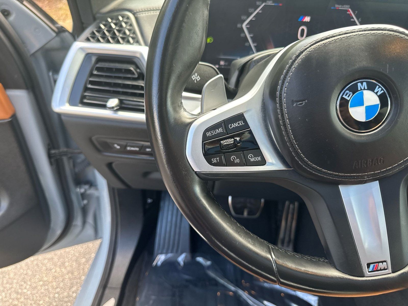 Used 2025 BMW X5 xDrive40i w/ M Sport Package AWD/4WD image 22