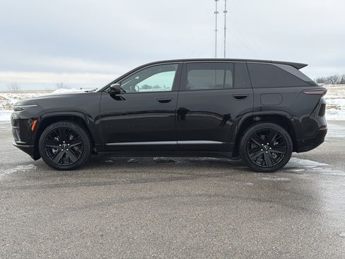 Used 2024 Jeep Wagoneer Launch Edition image 33