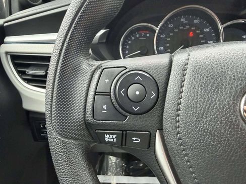 Used 2015 Toyota Corolla LE image 25