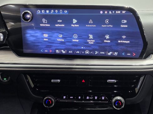 Used 2025 Chevrolet Suburban Premier image 28