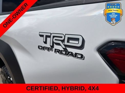 Certified 2025 Toyota Tacoma TRD Off-Road AWD/4WD image 11