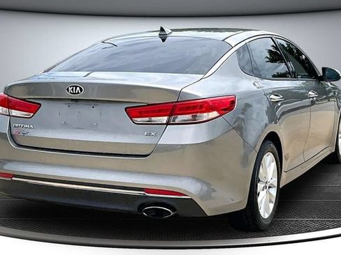 Used 2017 Kia Optima EX FWD image 6