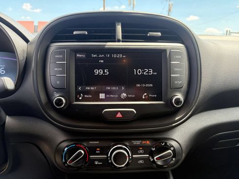 Used 2025 Kia Soul LX w/ LX Technology Package FWD image 20