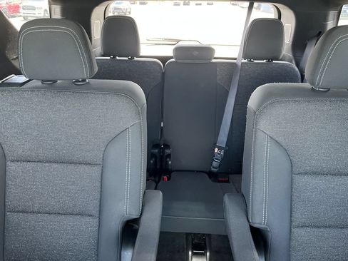 Used 2025 Chevrolet Traverse LT FWD image 21