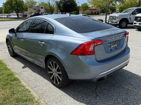 Used 2018 Volvo S60 T5 Inscription image 12