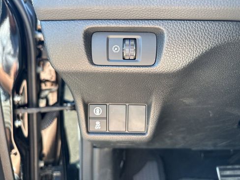 Used 2023 Honda Civic Sport image 17